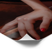 Pin-up Brune Sensuelle en Red Robe Perfect Poster (Hoek)