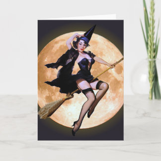 Pin-up heks tegen een oogst maan kaart