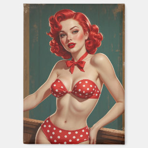 Pin-Up met rood haar en erwtenbikini Magneet