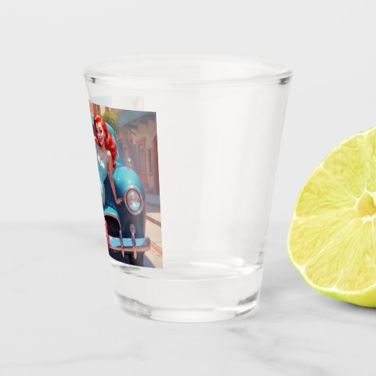 Pin-up van geschoten glazen roodharige (Rechts)