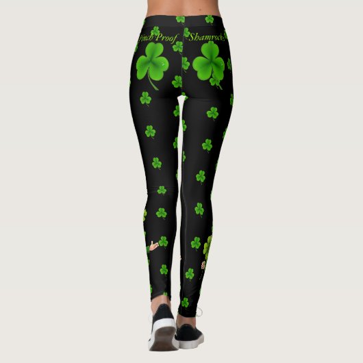 Pinch Proof Happy St. Patrick's Day Green Clover Leggings (Achterkant)