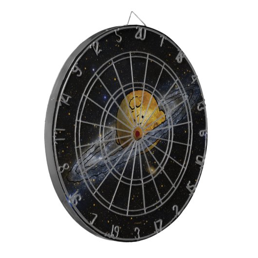 pinda's | Charlie Brown ruimed uit Dartbord (Voorkant Links)