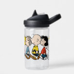 pinda's | De gang Waterfles<br><div class="desc">Dit ontwerp is voorzien van de populaire stripbende van Charles M. Schulz uit de lovenswaardige Peanuts-serie.</div>