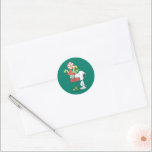 pinda's | Hoe meer de Merrier Ronde Sticker<br><div class="desc">Charles Schulz's Peanuts Christmas-design leggen de essentie van kinderonschuld en de hartverwarmende sfeer van het vakantieseizoen vast.</div>