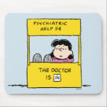 pinda's | Lucy en de dokter zijn in Muismat<br><div class="desc">Lucy is het kruiperige,  bossy en gedenkwaardige meisje dat de meeste andere personages in de strip bulkt,  met name Linus en Charlie Brown. Bekijk dit leuke Peanuts-ontwerp met Lucy en haar adviesstandaard.</div>
