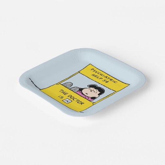 pinda's | Lucy en de dokter zijn in Papieren Bordje (Gebogen)