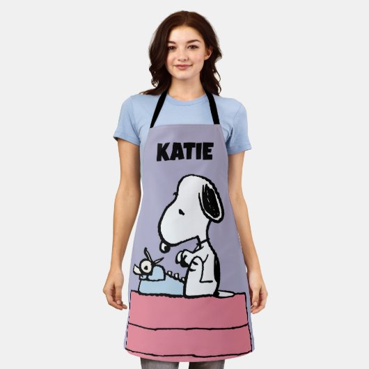 pinda's | Snoopy bij de schrijfmachine | Jouw name Schort (Gedragen)