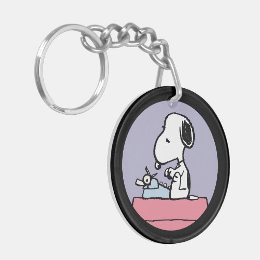 pinda's | Snoopy bij de schrijfmachine Sleutelhanger (Voorkant Links)