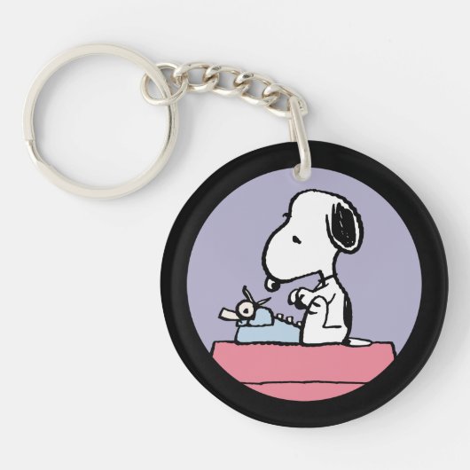 pinda's | Snoopy bij de schrijfmachine Sleutelhanger (Voorkant)
