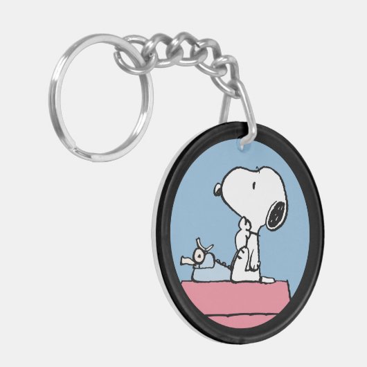pinda's | Snoopy bij de schrijfmachine Sleutelhanger (Voorkant Links)
