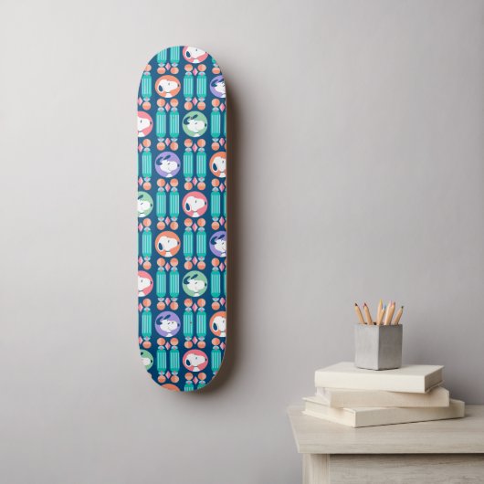 pinda's | Snoopy Dark Blue Deco Dreams Patroon Persoonlijk Skateboard (Muurkunst)
