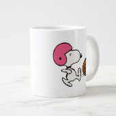 pinda's | Snoopy Football Kicker Grote Koffiekop (Voorkant rechts)