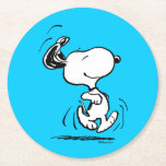 pinda's | Snoopy Happy Dance Ronde Kartonnen Onderzetter<br><div class="desc">Snoopy is de lovenswaardige huisbeagle van Charlie Brown in de strip Peanuts van Charles M. Schulz. Bekijk dit leuke pinda-ontwerp met deze liefdevolle hond.</div>