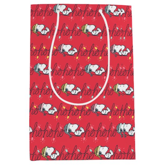 pinda's | Snoopy Holiday Ho Ho Holiday Patroon Medium Cadeauzakje (Voorkant)