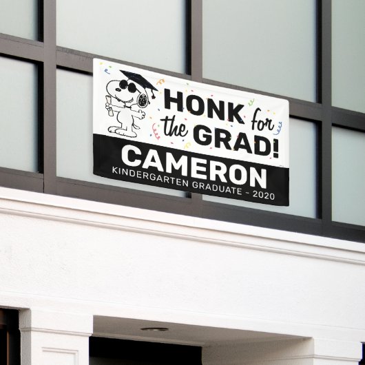 pinda's - Snoopy | Honk voor het Afstudeerder Spandoek (Buitenkant Gebouw)