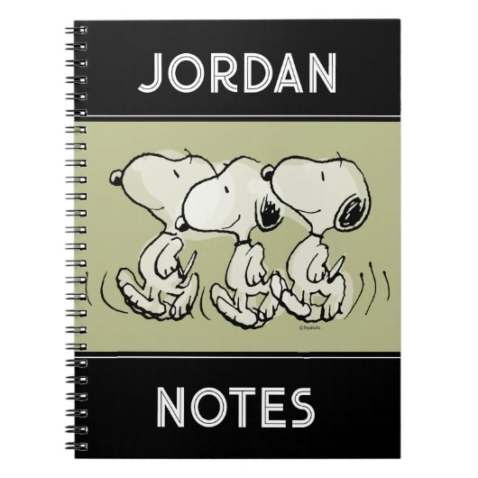 Pinda's | Snoopy loopt fier Notitieboek (Voorkant)