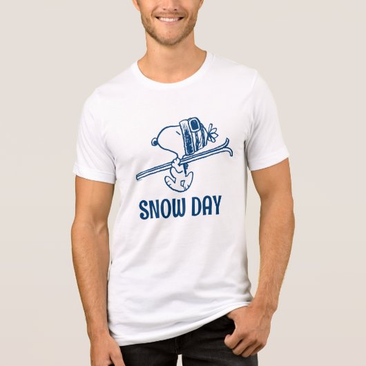 pinda's | Snoopy Ski Trip Tri-Blend Shirt (Voorkant)