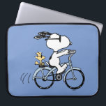 pinda's | Snoopy & Woodstock Bicycle Laptop Sleeve<br><div class="desc">Bekijk dit geweldige Peanuts-ontwerp met Snoopy en Woodstock.</div>