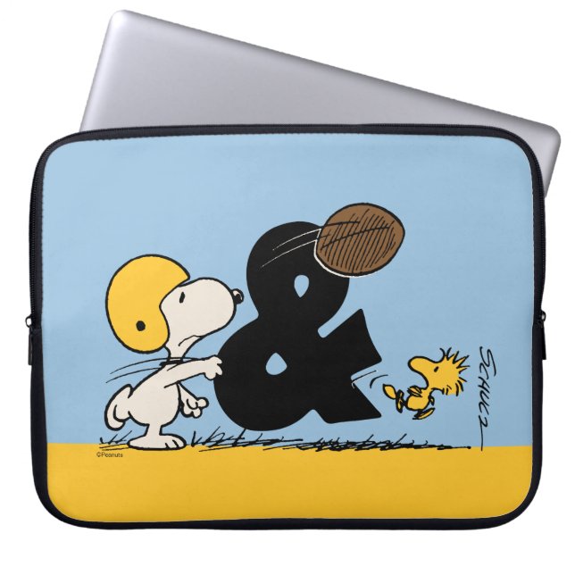 pinda's | Snoopy & Woodstock Football Laptop Sleeve (Voorkant)
