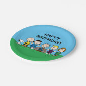 pinda's vrienden op rij papieren bordje (Gekanteld)