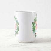 Pine Berries Krans Monogram Kerst Koffie Mok (Center)