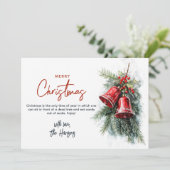 Pine brunches en rode klokken Vrolijk kerstfeest Feestdagenkaart (Staand voorkant)