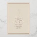 Pine Cone Off White Wedding Folie Invitation Uitnodiging<br><div class="desc">Illustratie van de folie-pijnkegel met de folie-lijngrens en bruine tekst boven de witte achtergrond.</div>