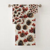 Pine Cones and Red Berries Winter Pattern Towel Bad Handdoek (Insitu)