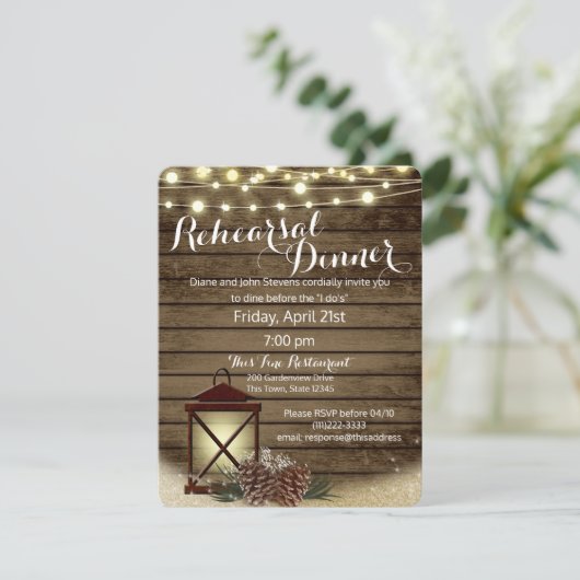 Pine Cones en lantaarn rustieke repetitie diner Kaart (Staand voorkant)