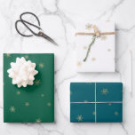 Pine Green Blauwgroen Christmas Gold Snowflakes Inpakpapier Vel<br><div class="desc">Pine Green Blauwgroen kerst gouden sneeuwvlokken</div>