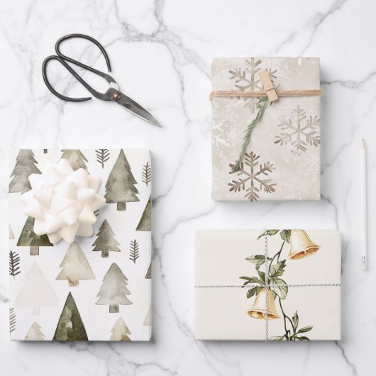 Pine Green Cream Christmas Trees Bells Snowflakes Inpakpapier Vel (Voorkant)