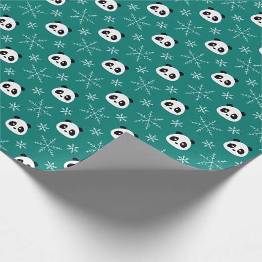 Pine Green - Schattigee panda's met sneeuwvlokken Cadeaupapier (Hoek)