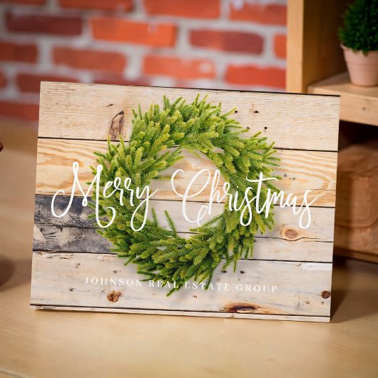 Pine krans op hout | Prettige kerstgroet Feestdagenkaart