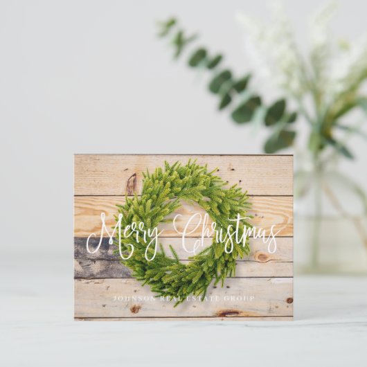Pine krans op hout | Prettige kerstgroet Feestdagenkaart (Staand voorkant)