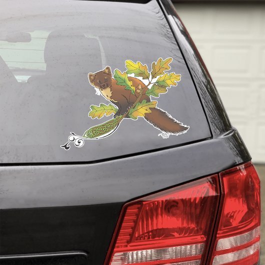 Pine Marten herfstbladeren Sticker