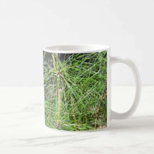 Pine Needles van Kenneth Yoncich Koffiemok (Rechts)