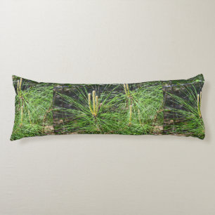 Pine Needles van Kenneth Yoncich Lichaamskussen