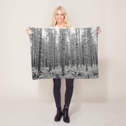 Pine Trees Black en White Forest Foto Fleece Deken (In situ)