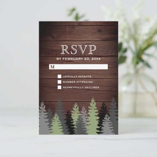 Pine Trees Rustic Wood Winter Weddenschap RSVP Kaartje (Staand voorkant)