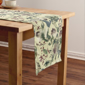 Pine Trees Snow Holly Table Runner Korte Tafelloper (Voorbeeld)