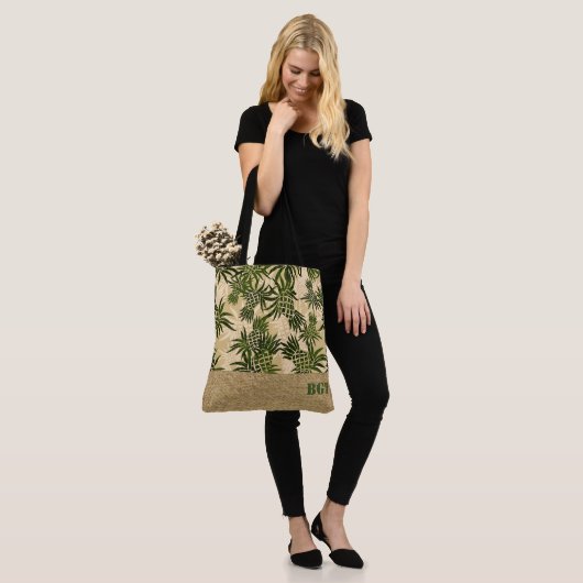 Pineapple Camo Monogram Hawaiian Beach Bag Tote Bag (Op model)