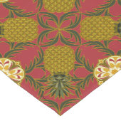 Pineapple Design on Red Background Korte Tafelloper (Hoek)