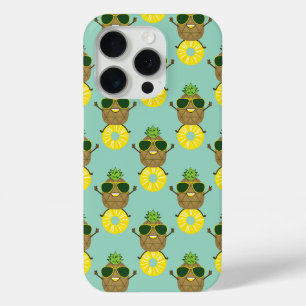 Pineapple Guy rolt op een ananasring iPhone 15 Pro Case