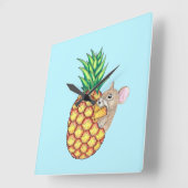 Pineapple Pika neemt een Chomp Aqua Vierkante Klok (Hoek)