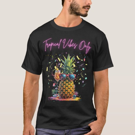 Pineapple with Tropical Vibes T-shirt (Voorkant)