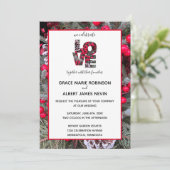 Pinecone Evergreens Red Berries Wedding Invitation Kaart (Staand voorkant)