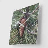 Pinecone op de dennenboom vierkante klok (Hoek)