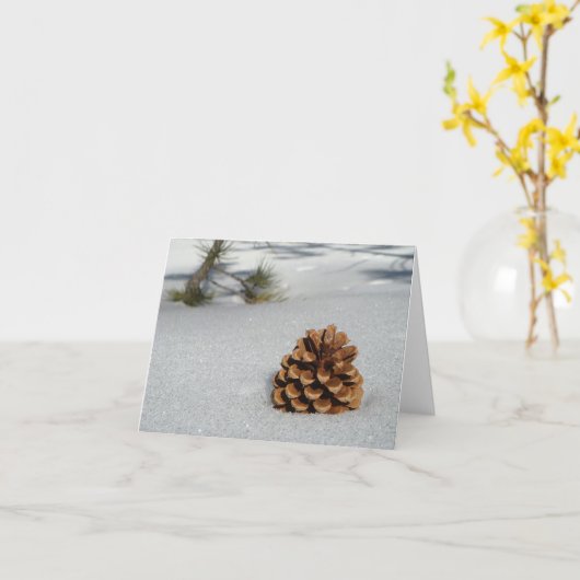 Pinecone op de sneeuwkaart kaart (Gele Bloem)