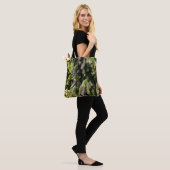 Pinecones Tote Bag (Op model)