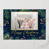 Pines Berries Navy Blue Kerstfoto Folie Feestdagenkaart (Voorkant)